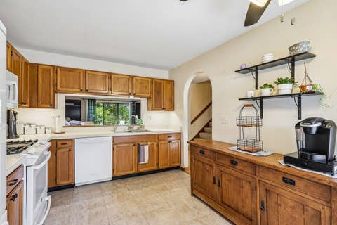 Tiny photo for 118 Seneca Trail, Bloomingdale, IL 60108 (MLS # 12726871)