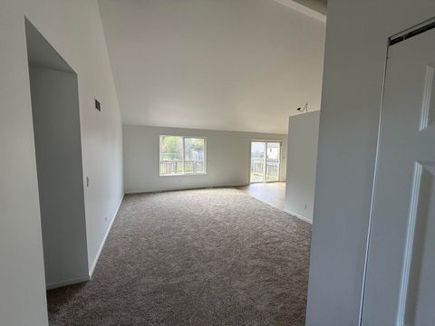 Tiny photo for 2010 Sunset Court, Zion, IL 60099 (MLS # 12496369)