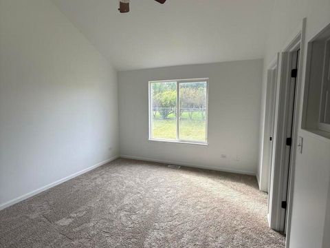 Tiny photo for 2010 Sunset Court, Zion, IL 60099 (MLS # 12496369)