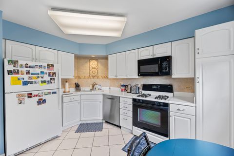 Tiny photo for 3100 Lexington Lane #201, Glenview, IL 60026 (MLS # 12619221)