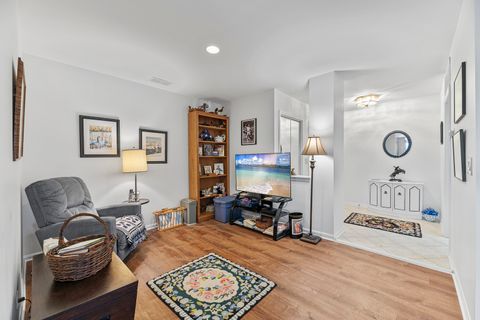 Tiny photo for 3100 Lexington Lane #201, Glenview, IL 60026 (MLS # 12619221)