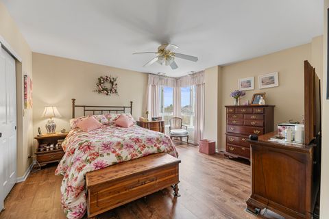 Tiny photo for 3100 Lexington Lane #201, Glenview, IL 60026 (MLS # 12619221)