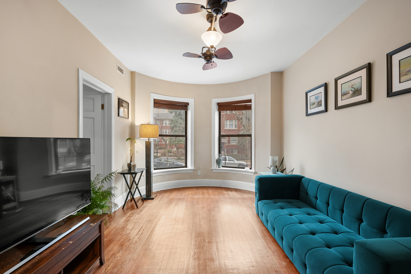 4348 N Kenmore Avenue 1N