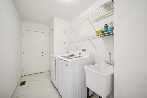 Tiny photo for 747 Jamestowne Court, Sleepy Hollow, IL 60118 (MLS # 12562308)