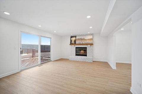 Tiny photo for 747 Jamestowne Court, Sleepy Hollow, IL 60118 (MLS # 12562308)