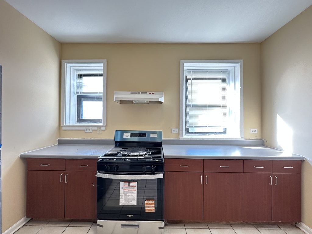 4035 W Gladys Avenue 2N