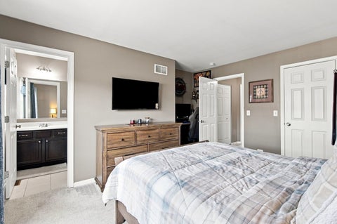 Tiny photo for 267 Garrett Circle, Carol Stream, IL 60188 (MLS # 12740606)