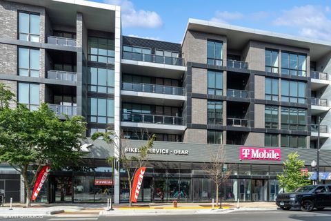 1647 N Milwaukee Avenue 204 Chicago IL 60647