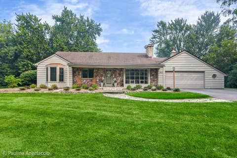 Photo of 25271 W Elm Grove Drive, Barrington, IL 60010 (MLS # 12731631)
