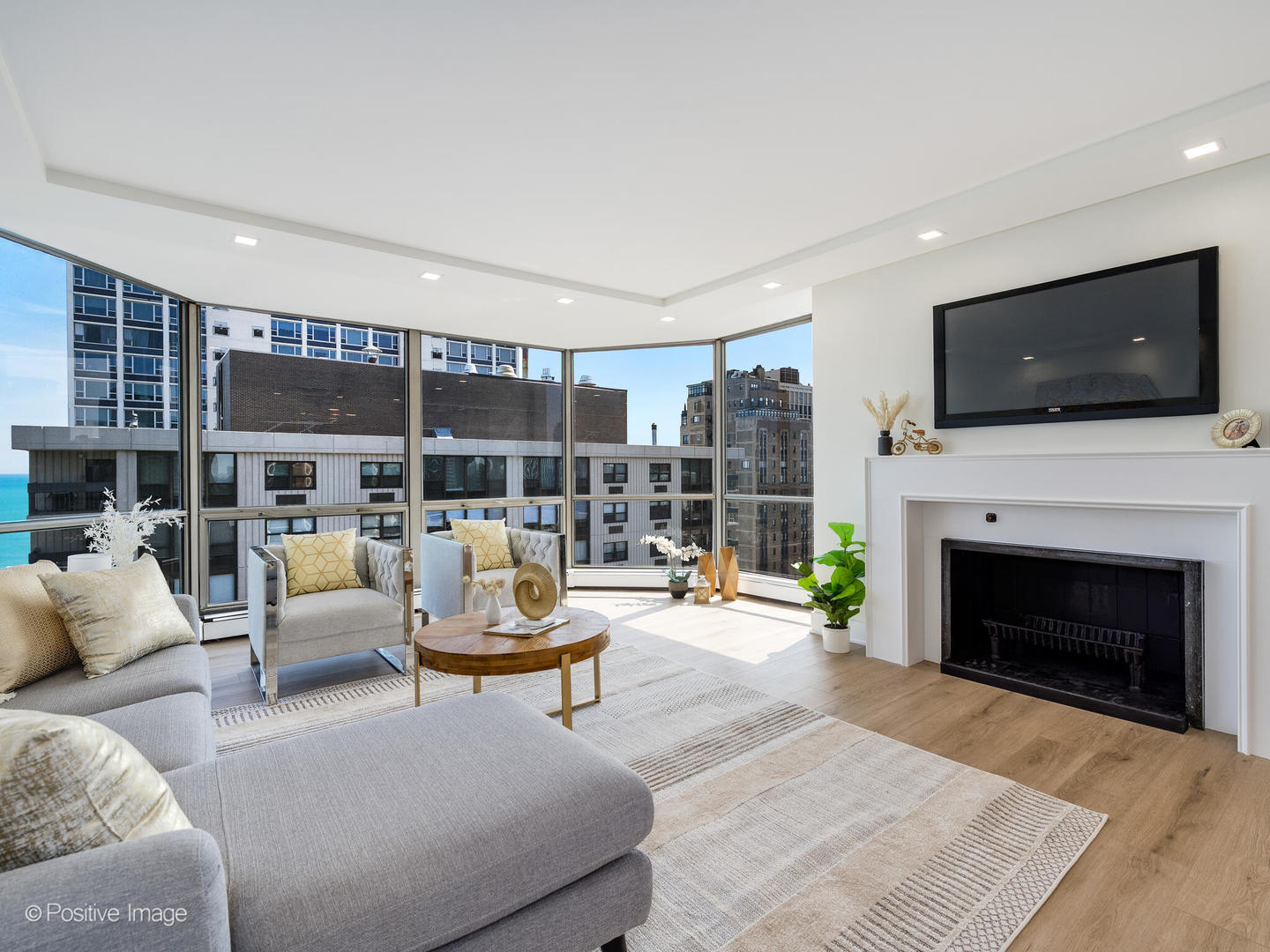 1310 N Ritchie Court 27C