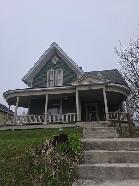 Photo of 1210 TREMONT Avenue, Davenport, IA 52803 (MLS # 12599409)