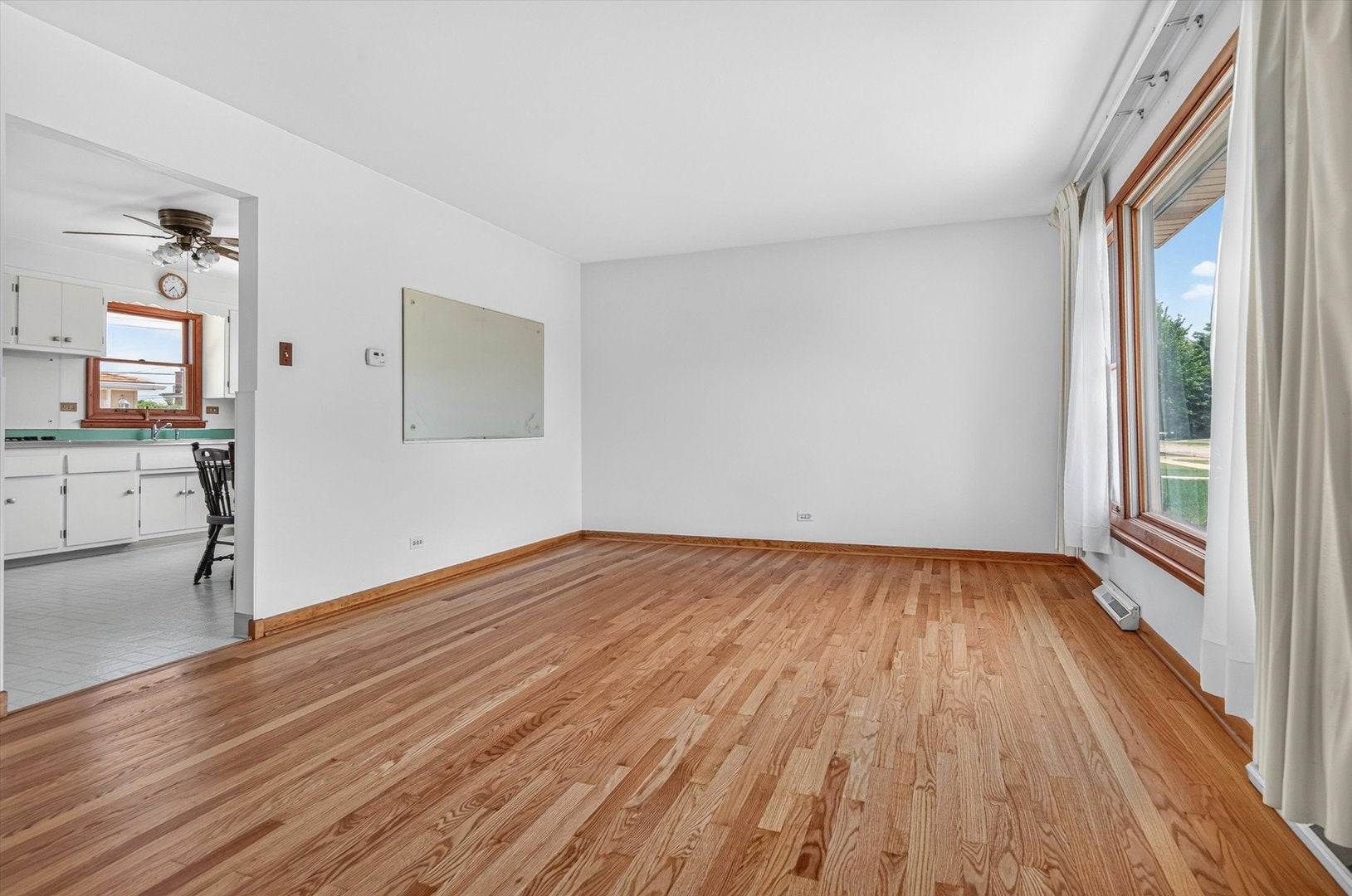 137 W Glengate Avenue
