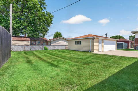 Tiny photo for 137 W Glengate Avenue, Chicago Heights, IL 60411 (MLS # 12719608)