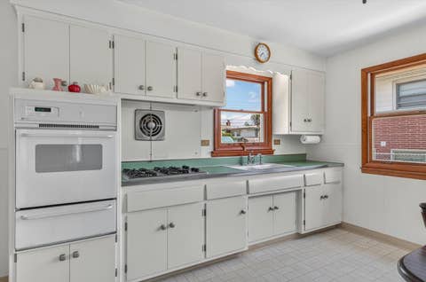 Tiny photo for 137 W Glengate Avenue, Chicago Heights, IL 60411 (MLS # 12719608)