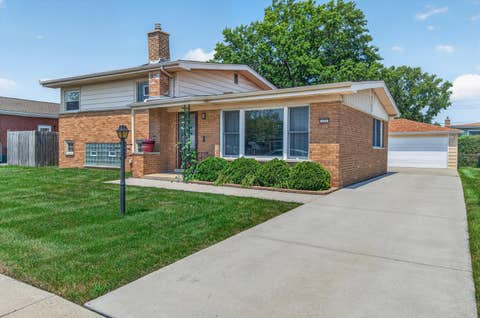 Tiny photo for 137 W Glengate Avenue, Chicago Heights, IL 60411 (MLS # 12719608)