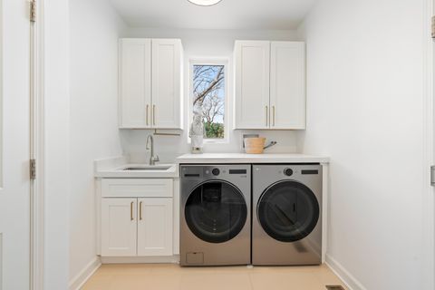 Tiny photo for 449 E Rockland Road, Libertyville, IL 60048 (MLS # 12604843)