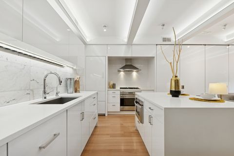 Tiny photo for 820 W Wolfram Street #F, Chicago, IL 60657 (MLS # 12515122)