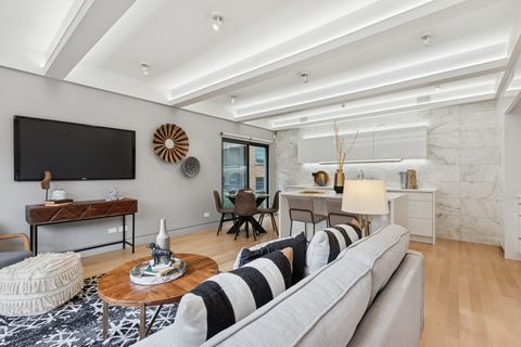 Tiny photo for 820 W Wolfram Street #F, Chicago, IL 60657 (MLS # 12515122)