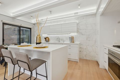 Tiny photo for 820 W Wolfram Street #F, Chicago, IL 60657 (MLS # 12515122)