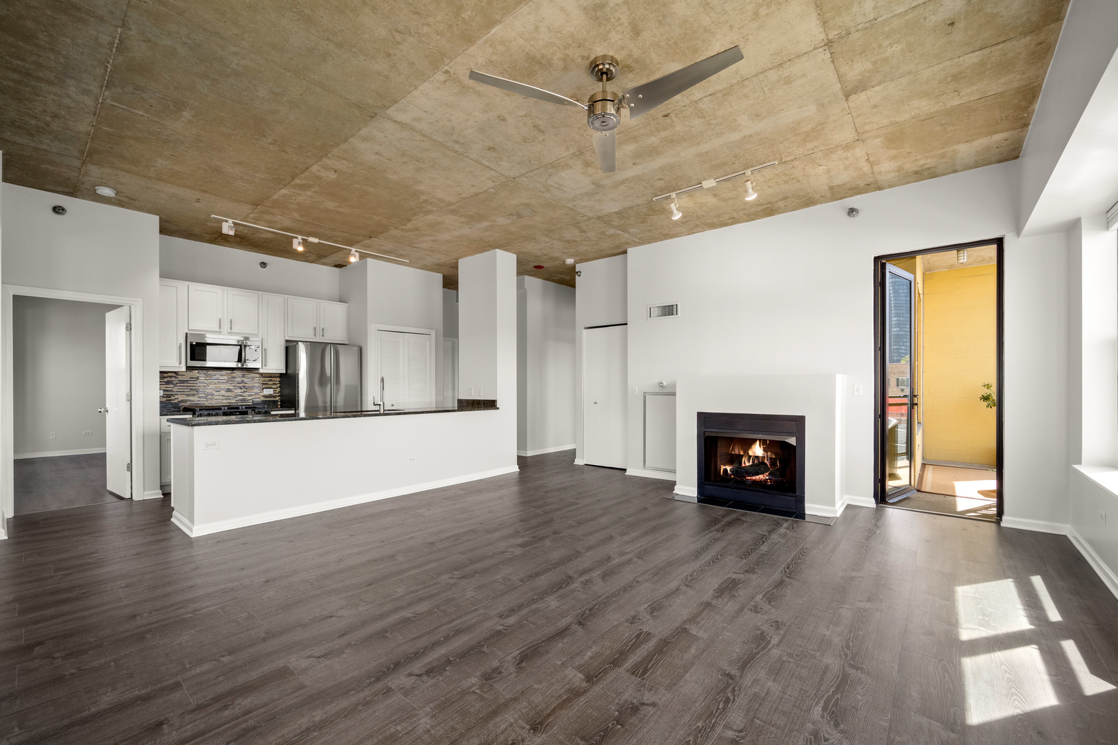 1122 W CATALPA Avenue 418