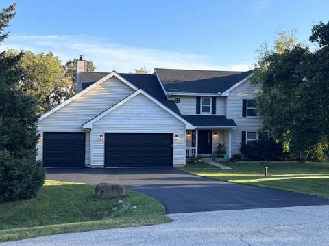 Photo of 1903 Lands Court, Crystal Lake, IL 60012 (MLS # 12756405)
