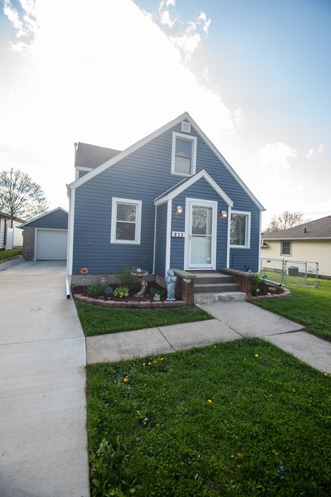 Tiny photo for 813 S Jefferson Avenue, Dixon, IL 61021 (MLS # 12624018)