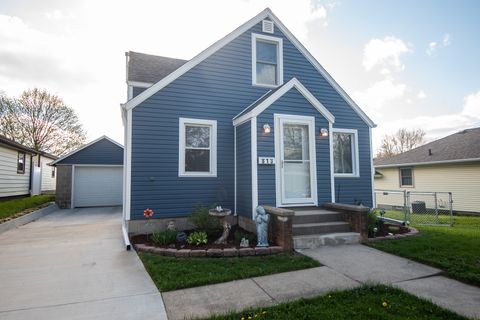 Tiny photo for 813 S Jefferson Avenue, Dixon, IL 61021 (MLS # 12624018)