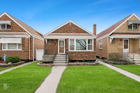 Photo of 4143 W Marquette Road, Chicago, IL 60629 (MLS # 12621450)