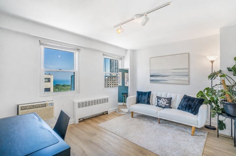 Tiny photo for 2909 N Sheridan Road #1702, Chicago, IL 60657 (MLS # 12762322)