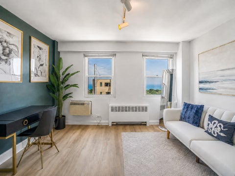 Tiny photo for 2909 N Sheridan Road #1702, Chicago, IL 60657 (MLS # 12762322)