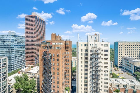 Tiny photo for 2909 N Sheridan Road #1702, Chicago, IL 60657 (MLS # 12762322)