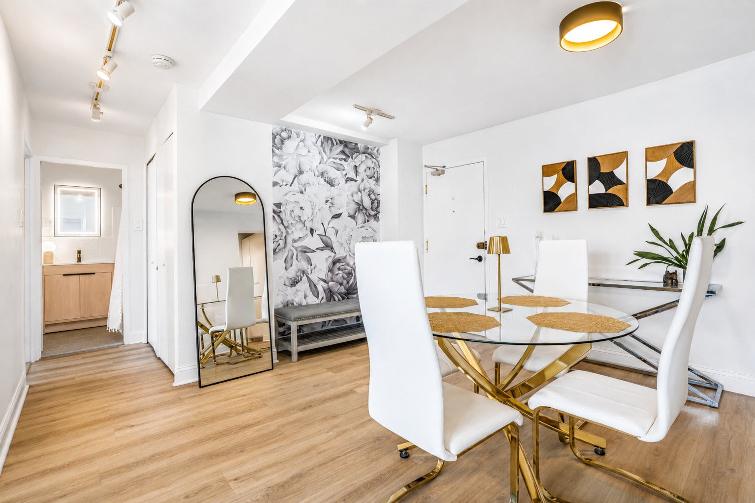 2909 N Sheridan Road 1702