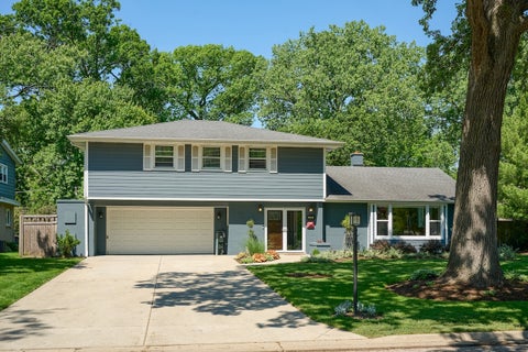 Photo of 1706 Magnolia Street, Glenview, IL 60025 (MLS # 12690157)