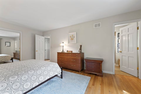 Tiny photo for 1966 Bob O Link Lane, Libertyville, IL 60048 (MLS # 12610567)
