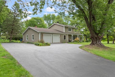 Tiny photo for 1966 Bob O Link Lane, Libertyville, IL 60048 (MLS # 12610567)