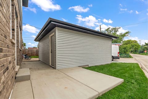 Tiny photo for 7630 W 66th Street, Bedford Park, IL 60501 (MLS # 12657205)