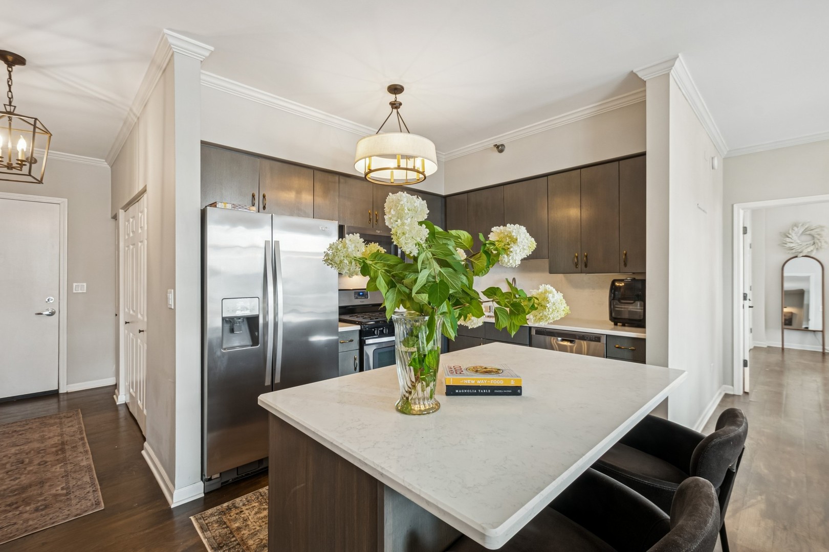 1122 N Dearborn Street 8E