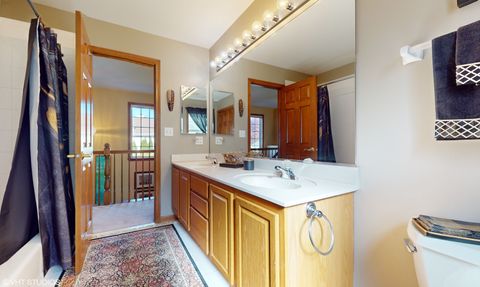 Tiny photo for 1640 S NEWTON Avenue, Park Ridge, IL 60068 (MLS # 12624003)