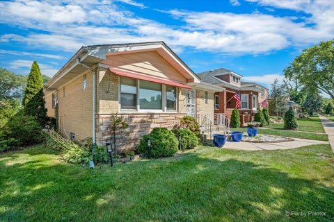 Tiny photo for 743 Newcastle Avenue, Westchester, IL 60154 (MLS # 12713762)