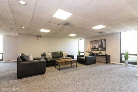 Tiny photo for 9731 N Fox Glen Drive #5C, Niles, IL 60714 (MLS # 12552928)