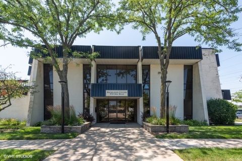 Tiny photo for 9731 N Fox Glen Drive #5C, Niles, IL 60714 (MLS # 12552928)