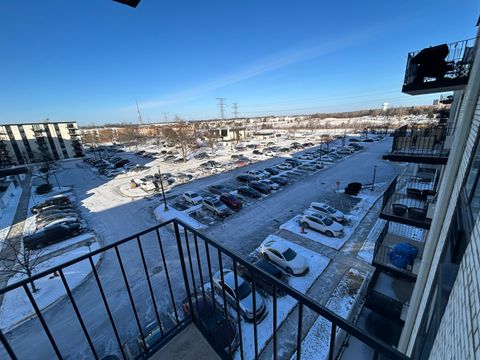 Tiny photo for 9731 N Fox Glen Drive #5C, Niles, IL 60714 (MLS # 12552928)