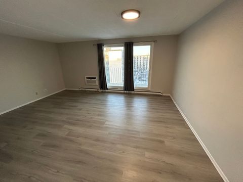 Tiny photo for 9731 N Fox Glen Drive #5C, Niles, IL 60714 (MLS # 12552928)