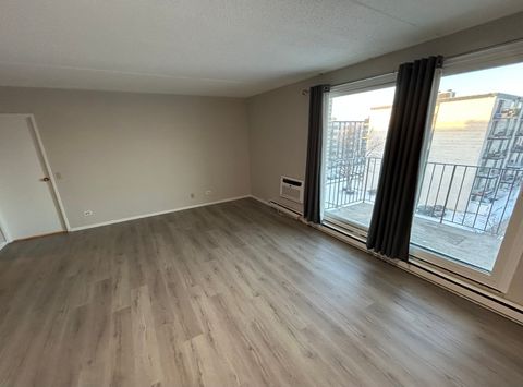 Tiny photo for 9731 N Fox Glen Drive #5C, Niles, IL 60714 (MLS # 12552928)