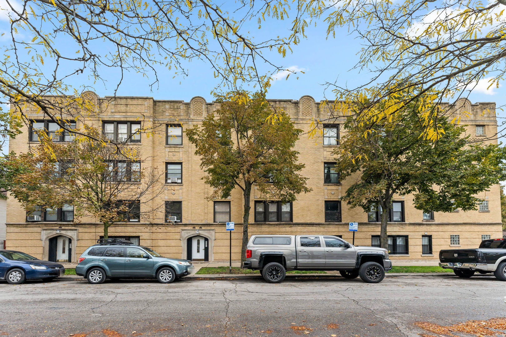 3608 W DICKENS Avenue 3