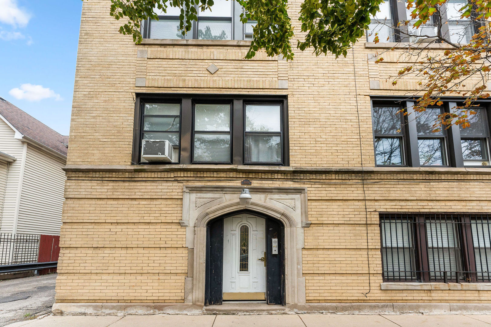 3608 W DICKENS Avenue 3