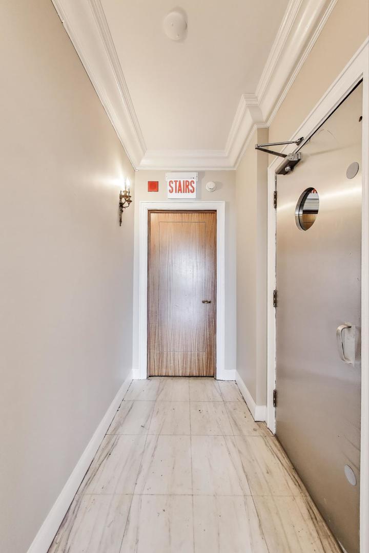 707 W Junior Terrace 12