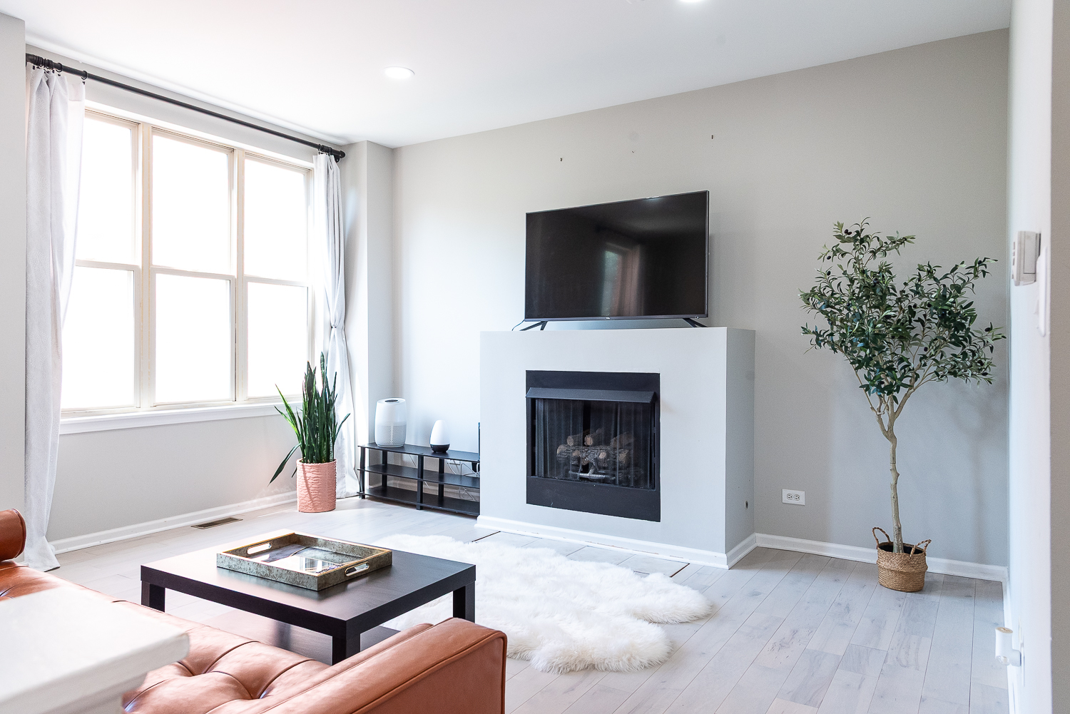 706 W Evergreen Avenue
