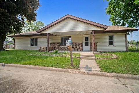 101 Margaret Street Bloomington IL 61704