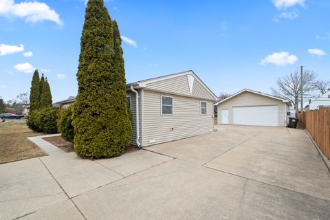 Tiny photo for 8026 W 84th Place, Justice, IL 60458 (MLS # 12580120)